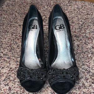 New Gianni Bini black velvet heels size 6.5